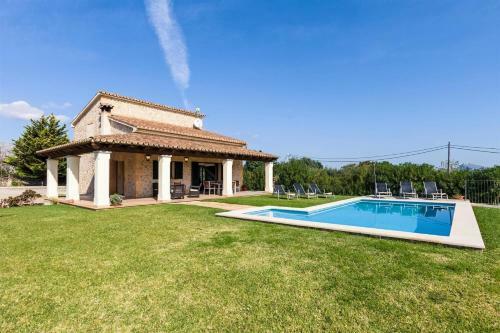 Pollenca Villa Sleeps 6 Air Con Wifi