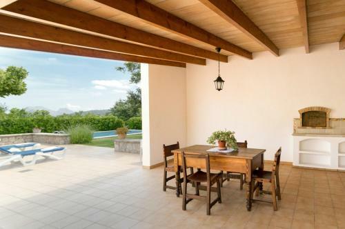 Pollenca Villa Sleeps 5 Pool Air Con Wifi