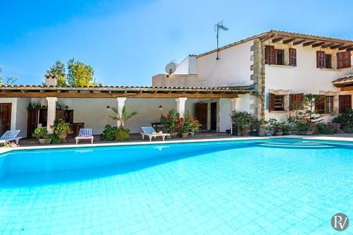 Pollenca Villa Sleeps 8 Pool Wifi
