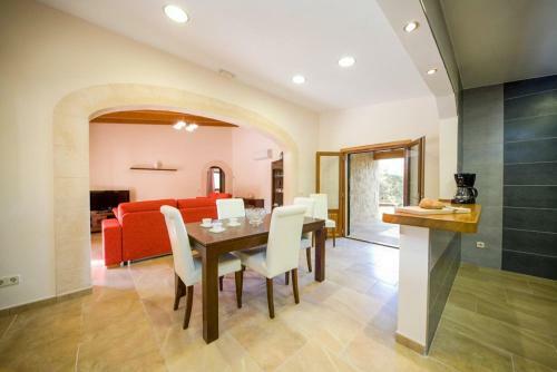 Pollenca Villa Sleeps 4 Pool Air Con Wifi