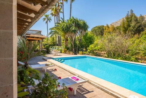 Pollenca Villa Sleeps 8 Pool