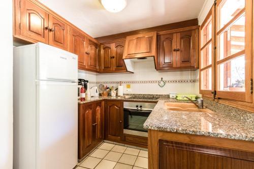 Pollenca Villa Sleeps 6 Pool Air Con Wifi