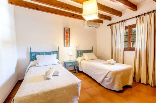 Pollenca Villa Sleeps 6 Pool Air Con Wifi