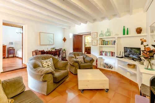Pollenca Villa Sleeps 6 Pool Air Con Wifi