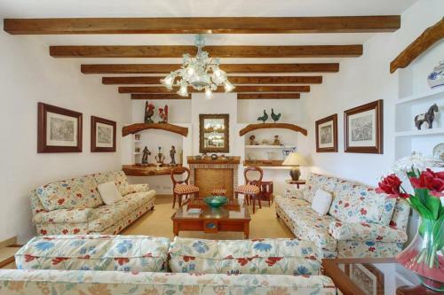 Pollenca Villa Sleeps 8 Pool Air Con Wifi