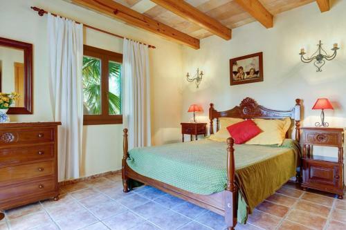 Pollenca Villa Sleeps 6 Pool Air Con Wifi
