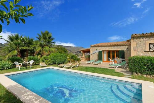 Pollenca Villa Sleeps 6 Pool Air Con Wifi