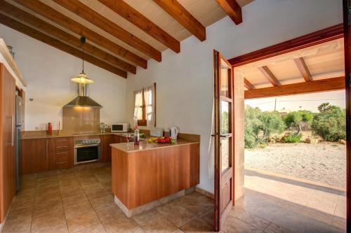 Pollenca Villa Sleeps 4 Pool Air Con Wifi