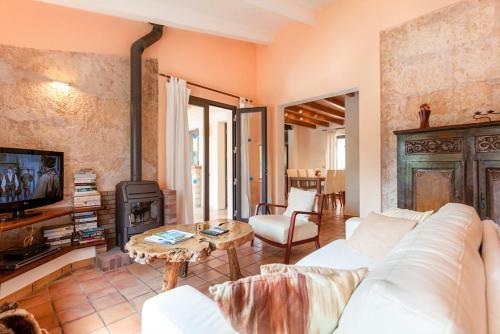 Pollenca Villa Sleeps 4 Pool Air Con Wifi
