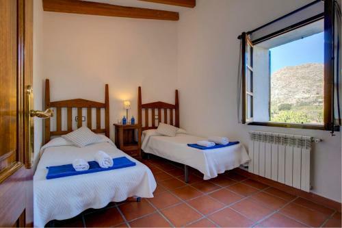 Pollenca Villa Sleeps 6 Pool