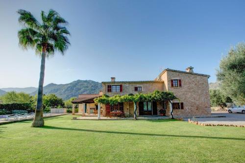 Pollenca Villa Sleeps 6 Pool