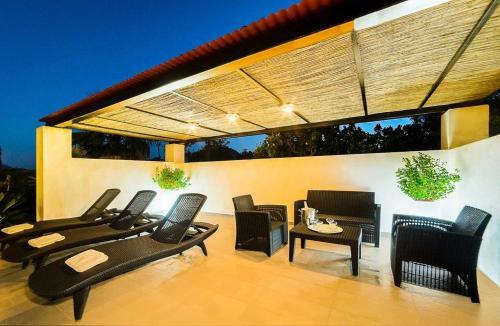 Pollenca Villa Sleeps 6 Pool Air Con Wifi