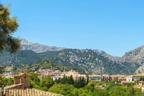 Pollenca Villa Sleeps 8 Pool Air Con Wifi