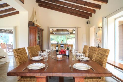 Pollenca Villa Sleeps 8 Pool Air Con Wifi