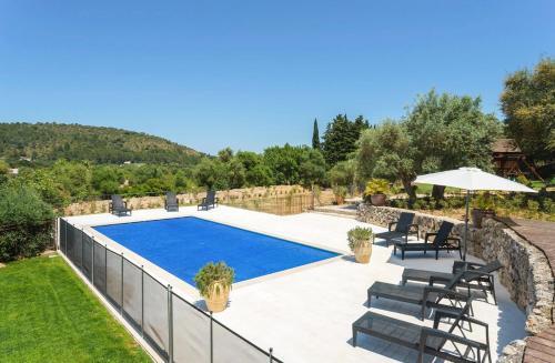 Pollenca Villa Sleeps 8 Pool Air Con Wifi