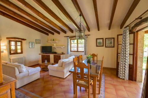 Pollenca Villa Sleeps 4 Pool Air Con Wifi