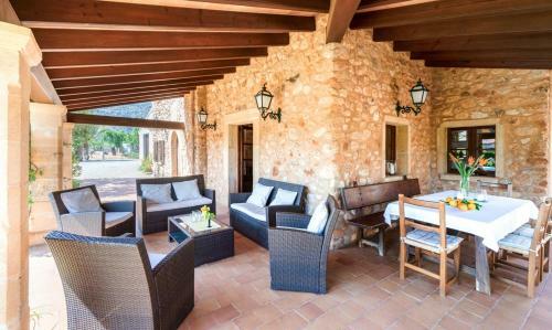 Pollenca Villa Sleeps 8 Pool Air Con Wifi