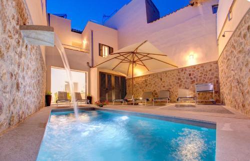 Pollenca Villa Sleeps 8 Air Con Wifi