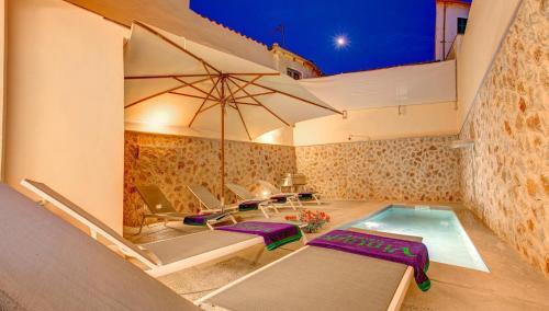 Pollenca Villa Sleeps 8 Air Con Wifi