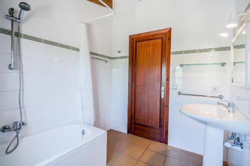 Pollenca Villa Sleeps 10 Pool Air Con Wifi