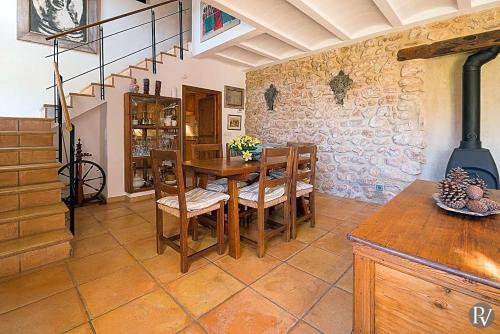 Pollenca Villa Sleeps 8 Pool Air Con Wifi