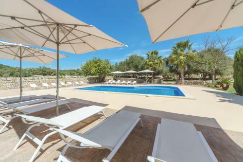 Hotel Rural Es Riquers