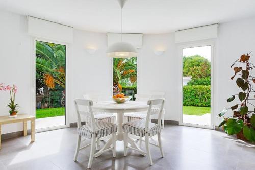 Cala Egos Villa Sleeps 8 Pool Air Con Wifi