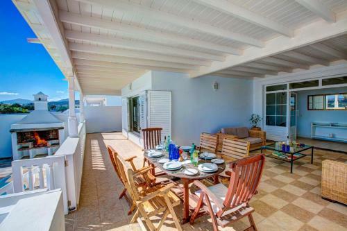 Puerto Calero Villa Sleeps 6 Pool Wifi