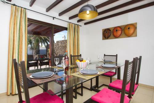 Puerto Del Carmen Villa Sleeps 6 Pool Wifi