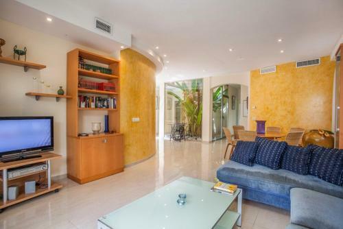 Port De Pollenca Villa Sleeps 8 Pool Air Con Wifi
