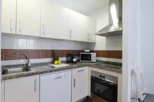 Summerland Apartments Rota