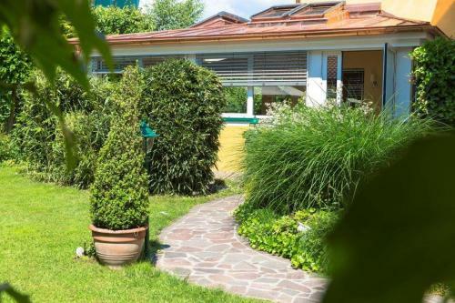 Hotel Garni Pension P�lzl