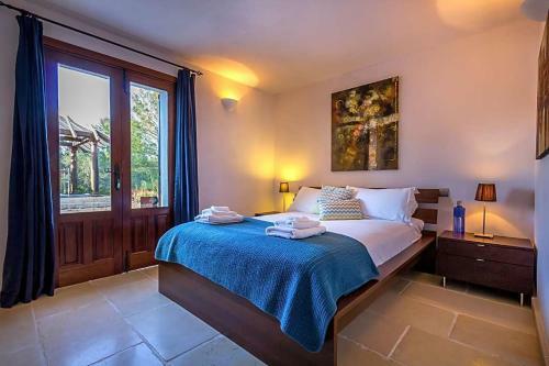San Lorenzo de Balafia Villa Sleeps 8 Pool Air Con