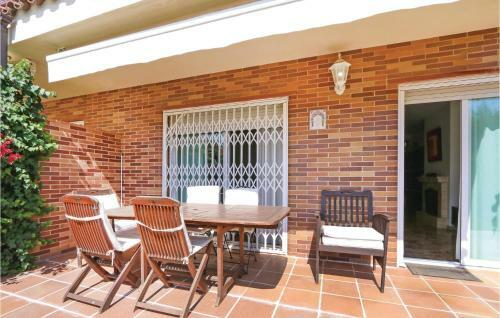 Five-bedroom Holiday Home In Sant Vicenc de Montalt