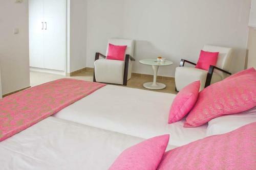 Son Bou Villa Sleeps 10 Pool Air Con Wifi