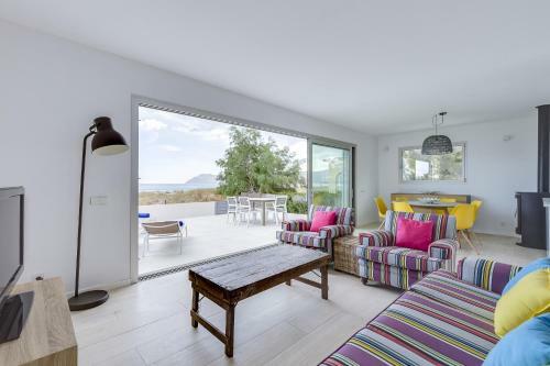 Yupihome Son Serra First Line Villa