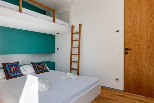 Tamariu Villa Sleeps 8 Pool Air Con Wifi