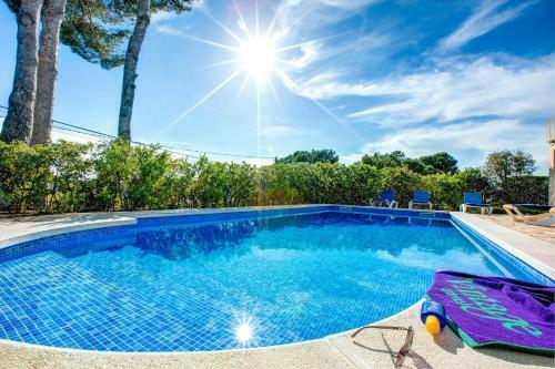 Tamariu Villa Sleeps 6 Pool Wifi