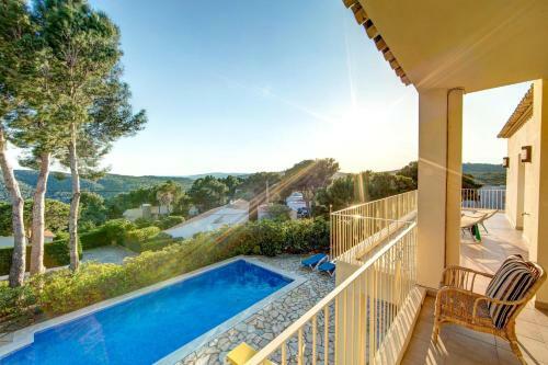 Tamariu Villa Sleeps 6 Pool Wifi