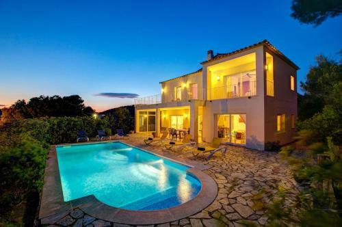 Tamariu Villa Sleeps 6 Pool Wifi