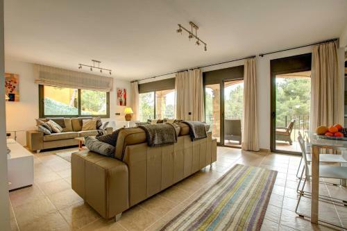 Tamariu Villa Sleeps 8 Pool Air Con Wifi