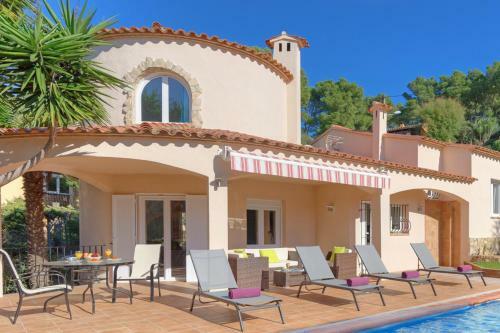 Tamariu Villa Sleeps 6 Pool Wifi