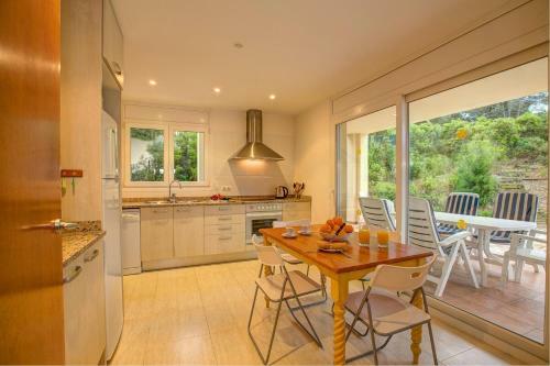 Tamariu Villa Sleeps 6 Pool Wifi