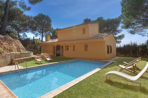 Tamariu Villa Sleeps 6 Pool