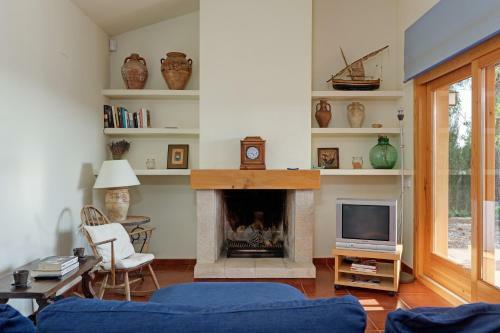 Tamariu Villa Sleeps 6 Pool