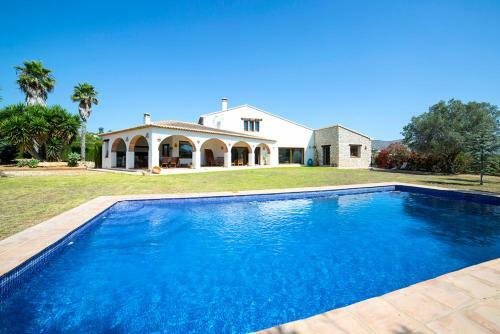 Teulada Villa Sleeps 6 Pool Wifi