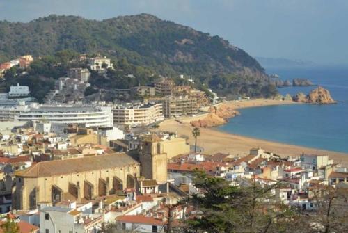 Tossa De Mar Villa Sleeps 8 Pool Wifi