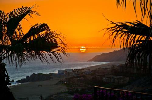 Great Location With Ocean Views, Villa Bougainvillea