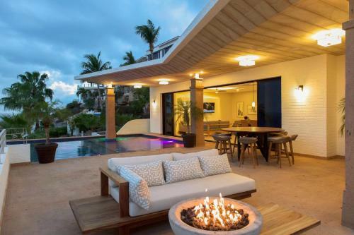 Great Location For Big Group At Villa Jade De Law