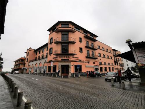 Hotel Salmones